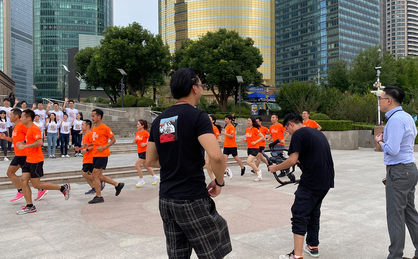 上海宣傳片拍攝公司通常如何安排宣傳片旁白和配音？